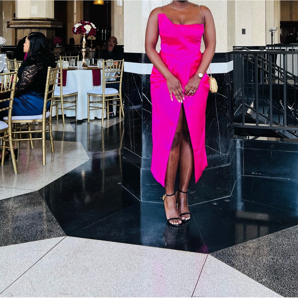 Elae Lisque Pink strapless Dress . Size M .